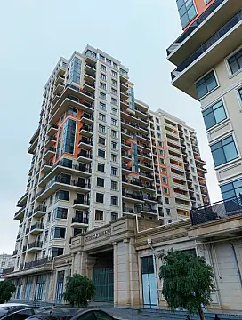 Satılır 3 otaqlı mənzil 133 m² — Bakı, Həzi Aslanov qəs. 3 otaq 133.00 m²