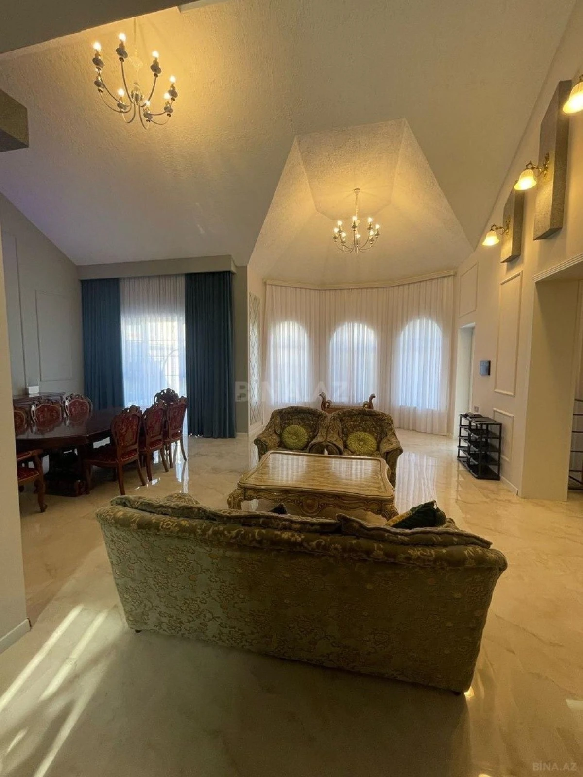 Satılır 6 otaqlı həyət evi 200 m²