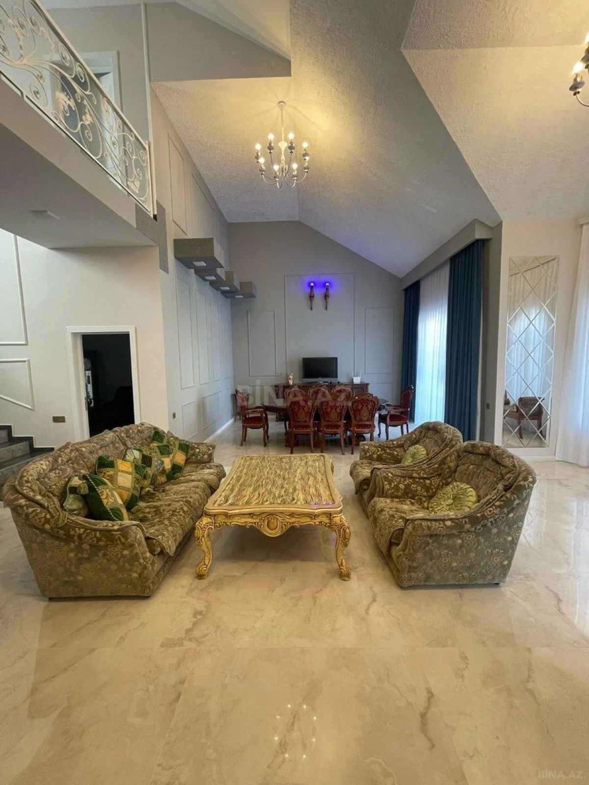 Satılır 6 otaqlı həyət evi 200 m²