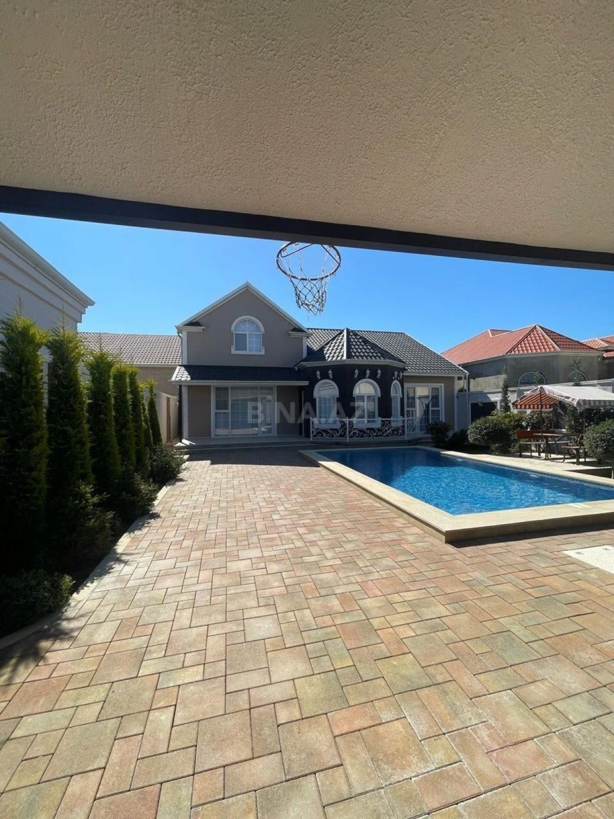 Satılır 6 otaqlı həyət evi 200 m²