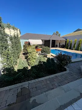Satılır 6 otaqlı həyət evi 200 m²