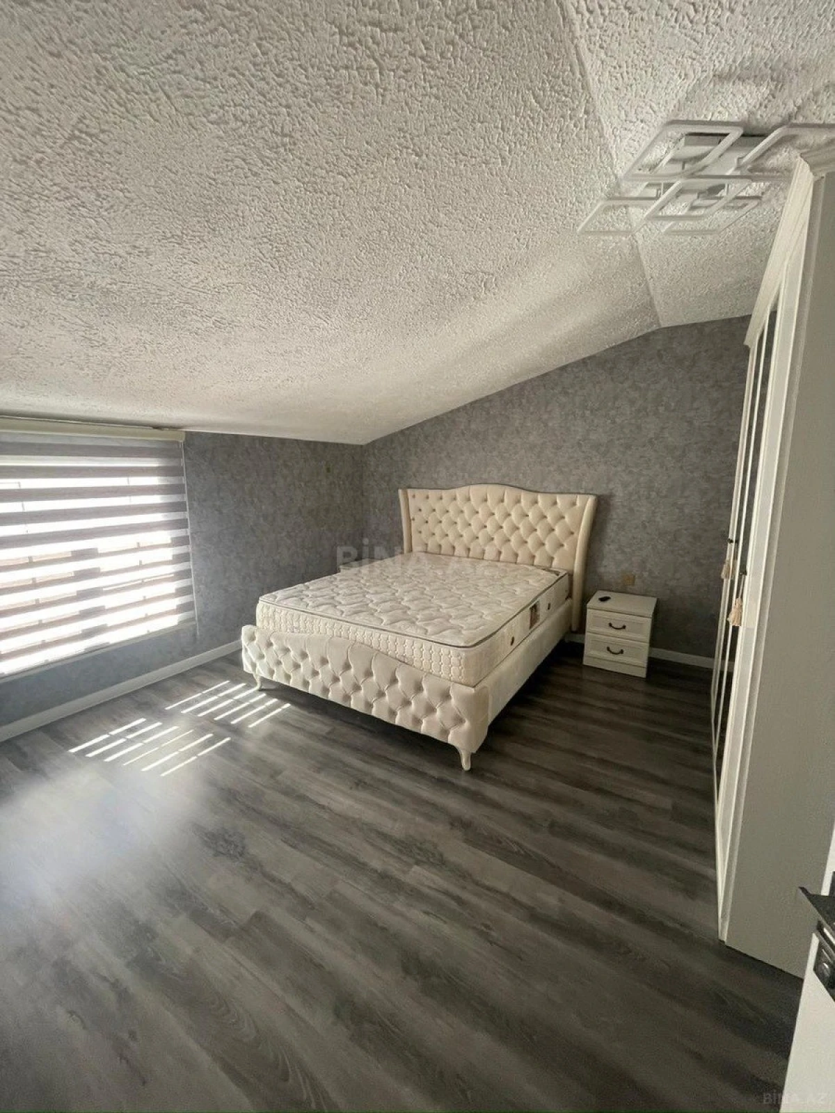 Satılır 6 otaqlı həyət evi 200 m²