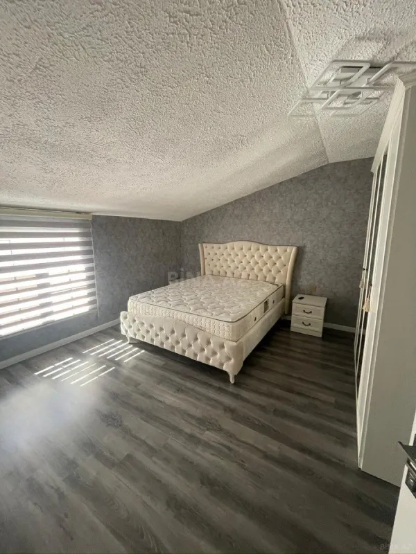 Satılır 6 otaqlı həyət evi 200 m²