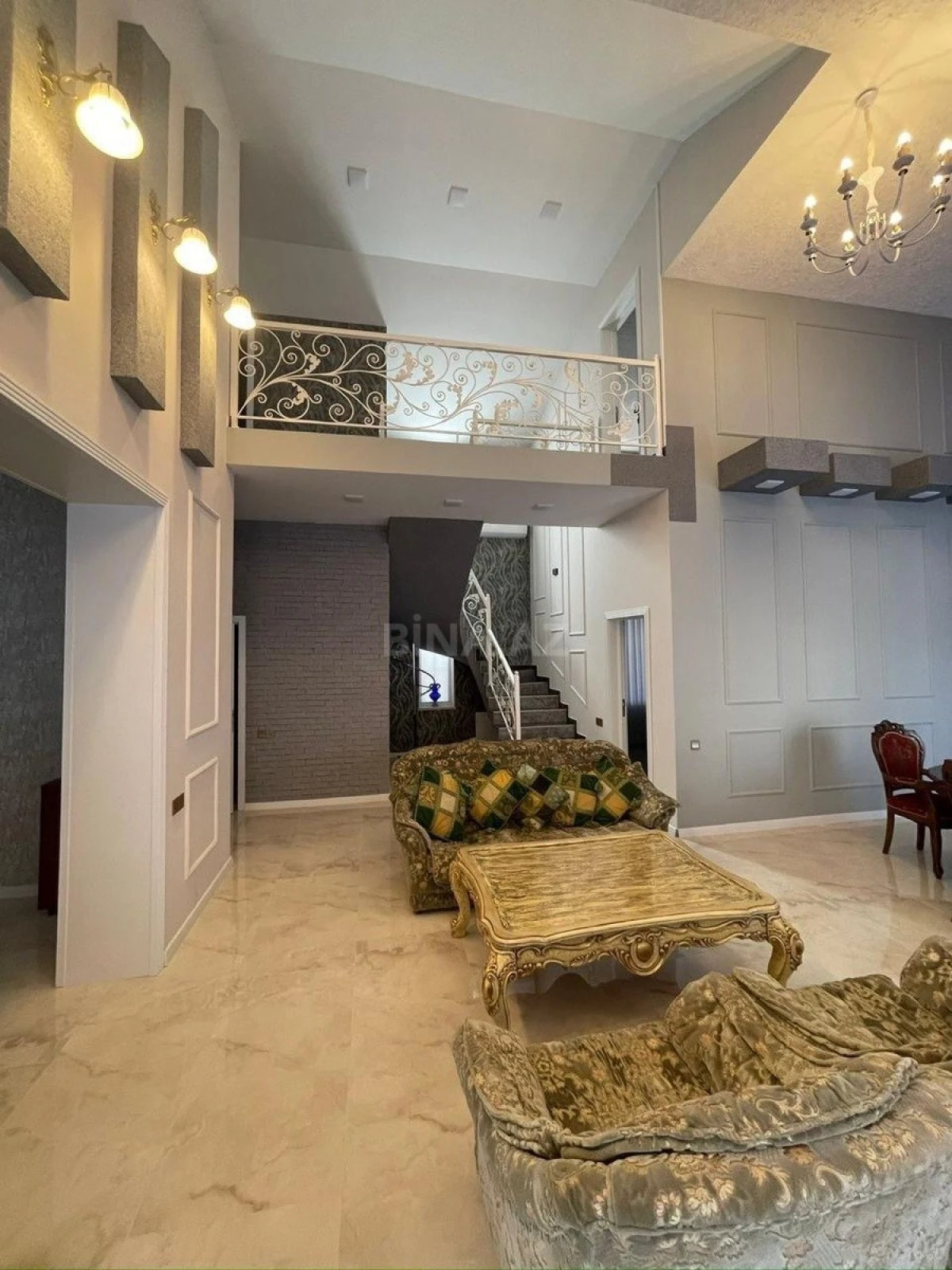 Satılır 6 otaqlı həyət evi 200 m²