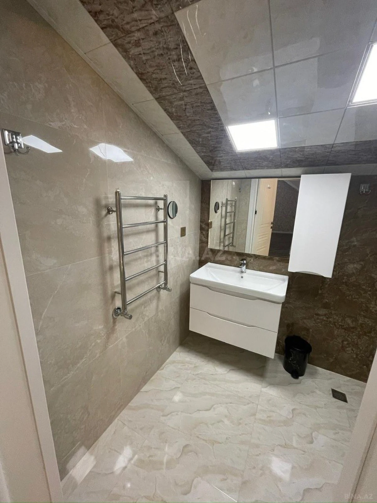 Satılır 6 otaqlı həyət evi 200 m²