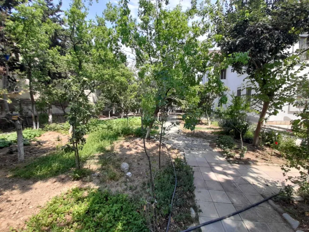 Satılır 7 otaqlı həyət evi 650 m²