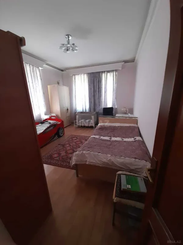 Satılır 7 otaqlı həyət evi 650 m²