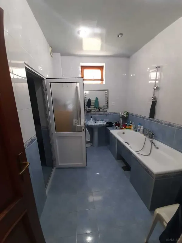 Satılır 7 otaqlı həyət evi 650 m²