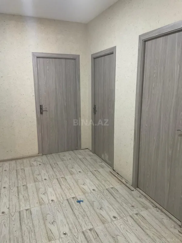 Satılır 10 otaqlı mənzil 300 m²