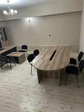 Satılır 10 otaqlı mənzil 300 m²
