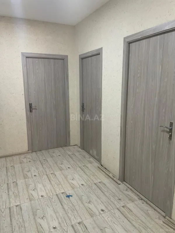 Satılır 10 otaqlı mənzil 300 m²