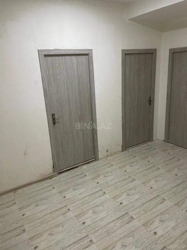 Satılır 10 otaqlı mənzil 300 m²