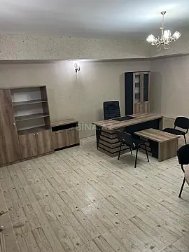 Satılır 10 otaqlı mənzil 300 m²