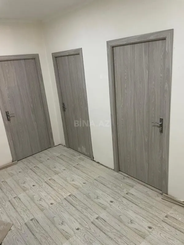 Satılır 10 otaqlı mənzil 300 m²