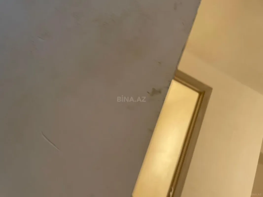 Satılır 10 otaqlı mənzil 300 m²