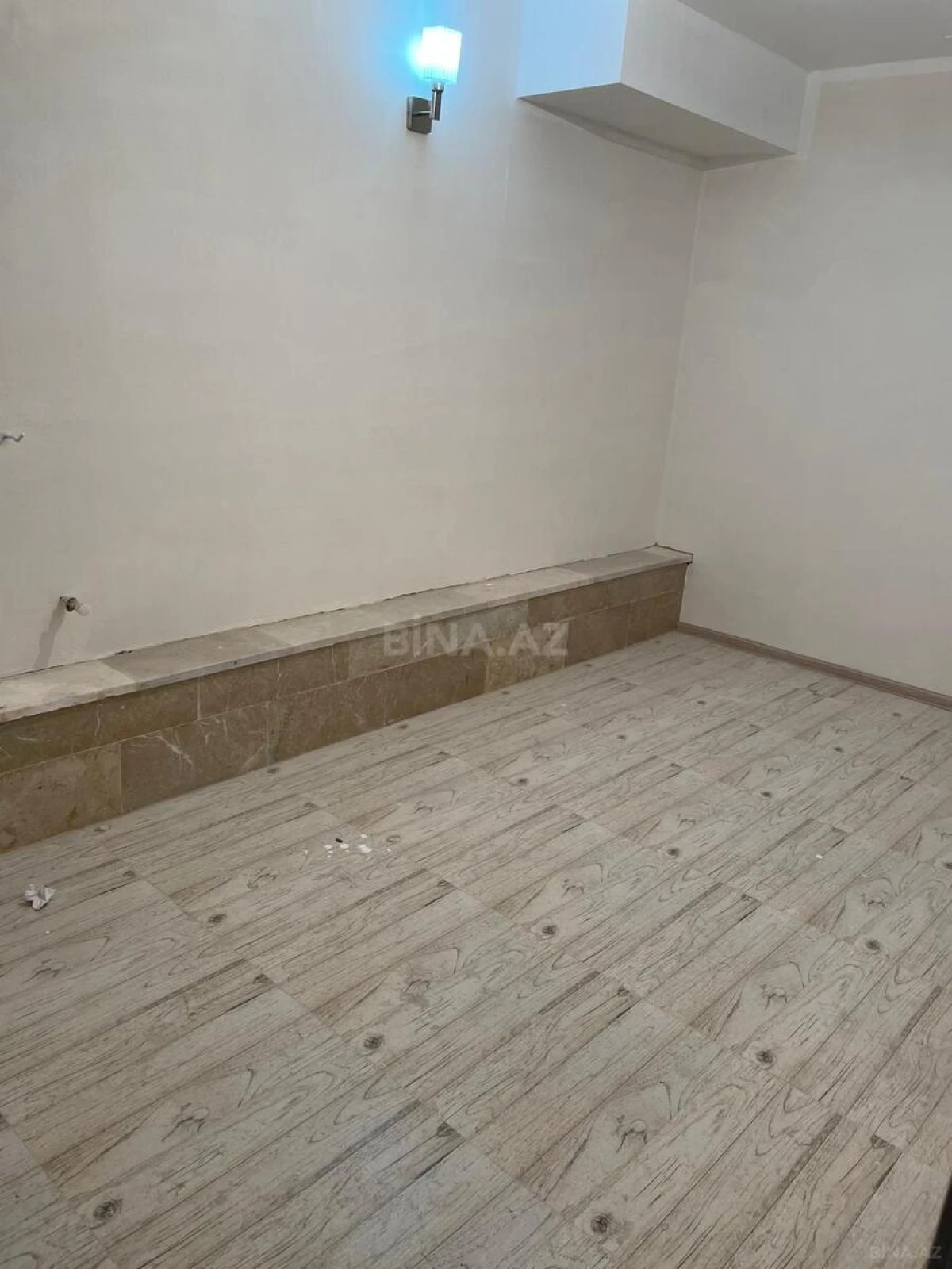Satılır 10 otaqlı mənzil 300 m²