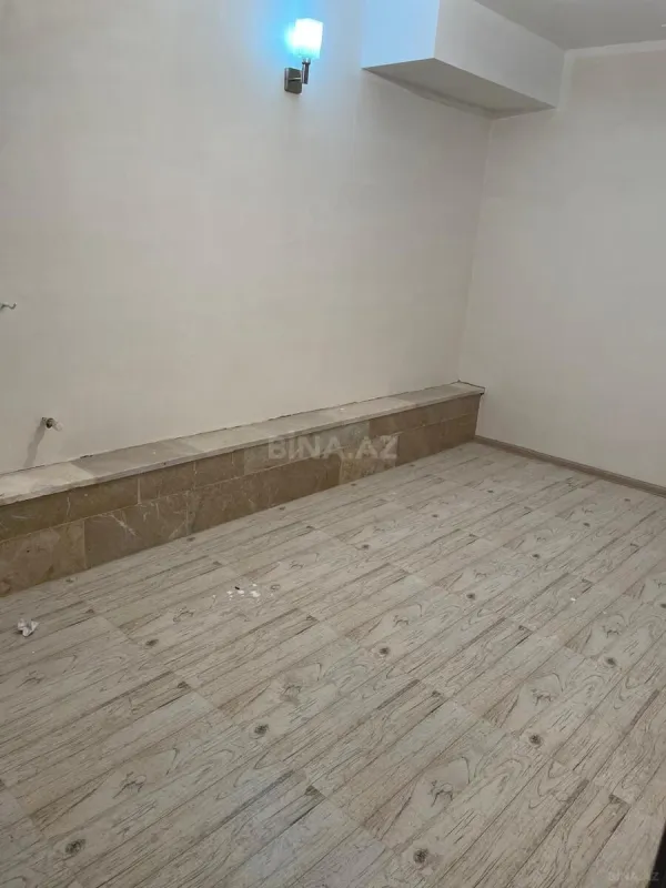 Satılır 10 otaqlı mənzil 300 m²