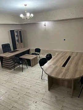 Satılır 10 otaqlı mənzil 300 m²