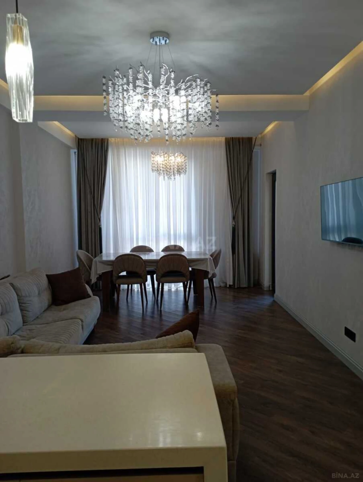 Kirayə verilir 2 otaqlı mənzil 74 m²
