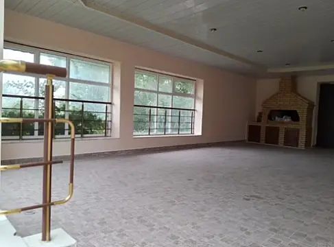Satılır 8 otaqlı həyət evi 270 m²