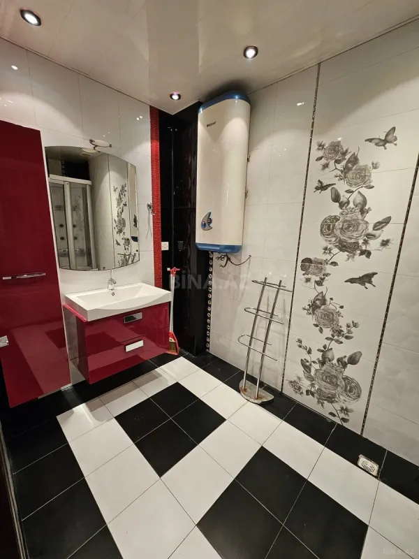 Satılır 2 otaqlı mənzil 120 m²