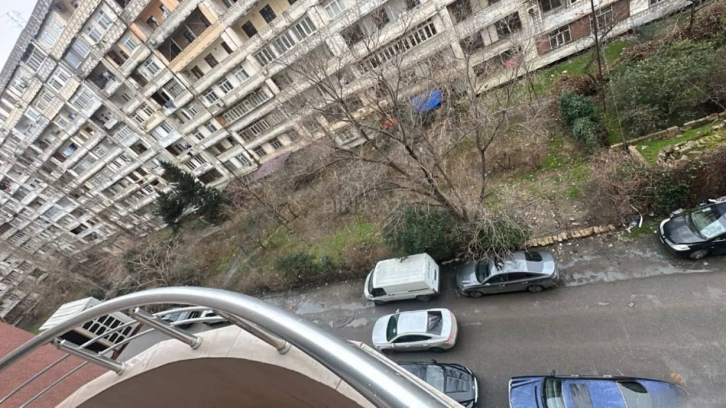 Satılır 2 otaqlı mənzil 71 m²
