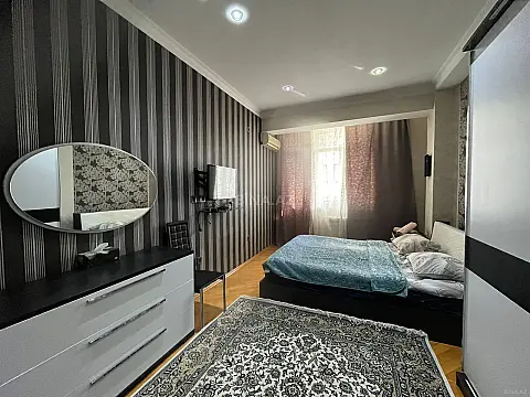 Kirayə verilir 2 otaqlı mənzil 63 m²