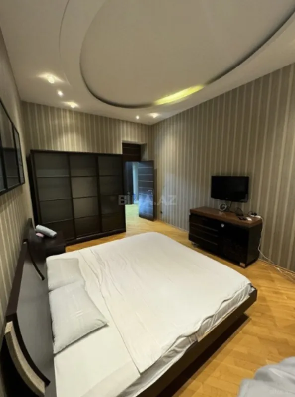 Kirayə verilir 2 otaqlı mənzil 76 m²