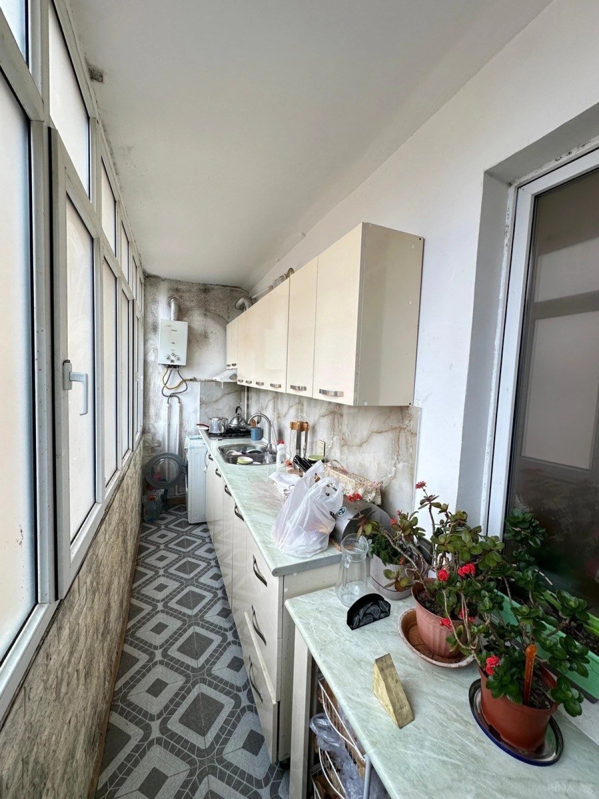 Satılır 2 otaqlı mənzil 60 m²