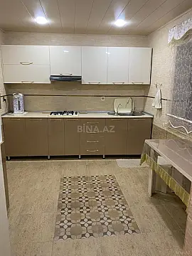 Kirayə verilir 6 otaqlı həyət evi 200 m²