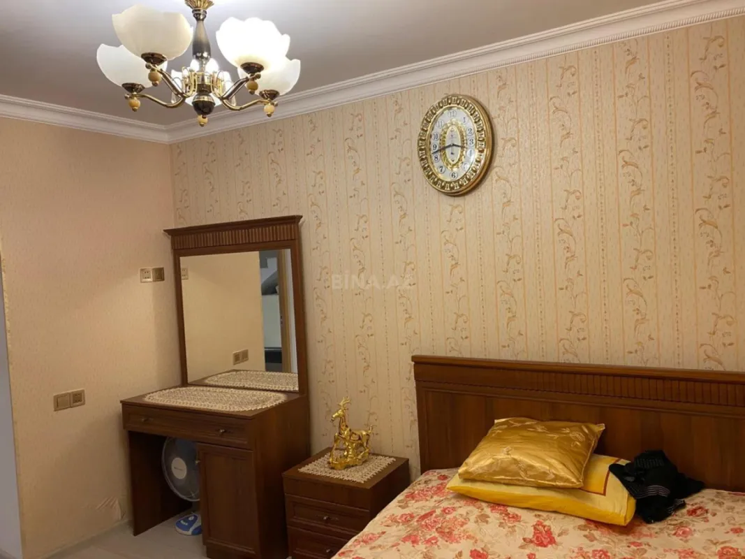 Kirayə verilir 6 otaqlı həyət evi 200 m²