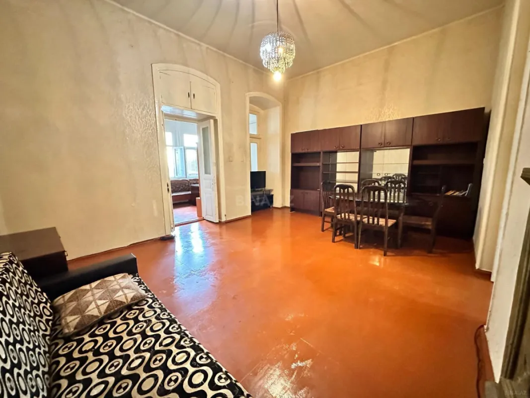 Satılır 2 otaqlı mənzil 70 m²