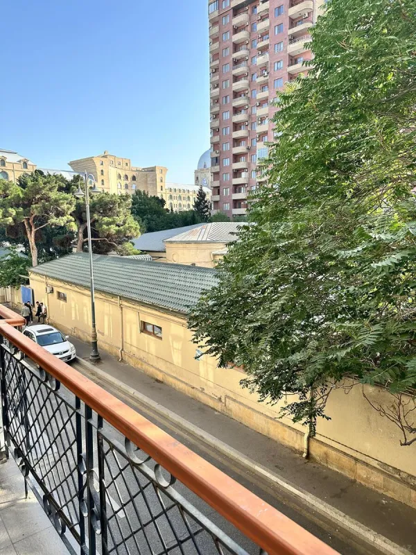 Satılır 2 otaqlı mənzil 70 m²