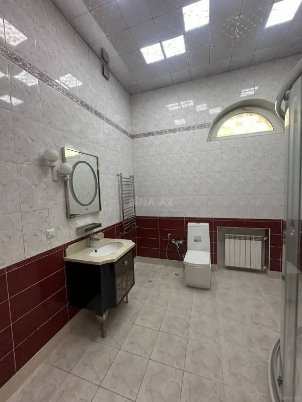 Satılır 10 otaqlı həyət evi 650 m²