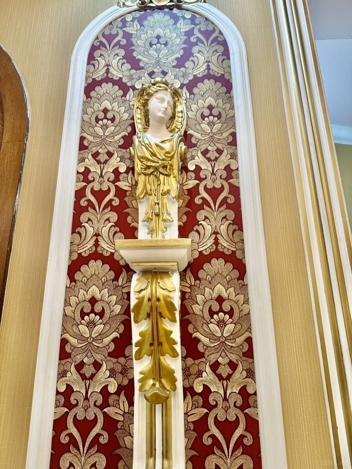 Satılır 10 otaqlı həyət evi 650 m²