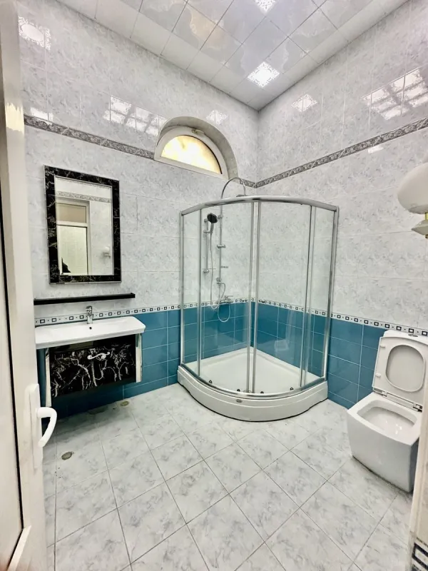 Satılır 10 otaqlı həyət evi 650 m²