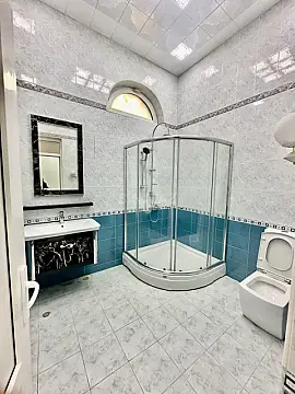 Satılır 10 otaqlı həyət evi 650 m²