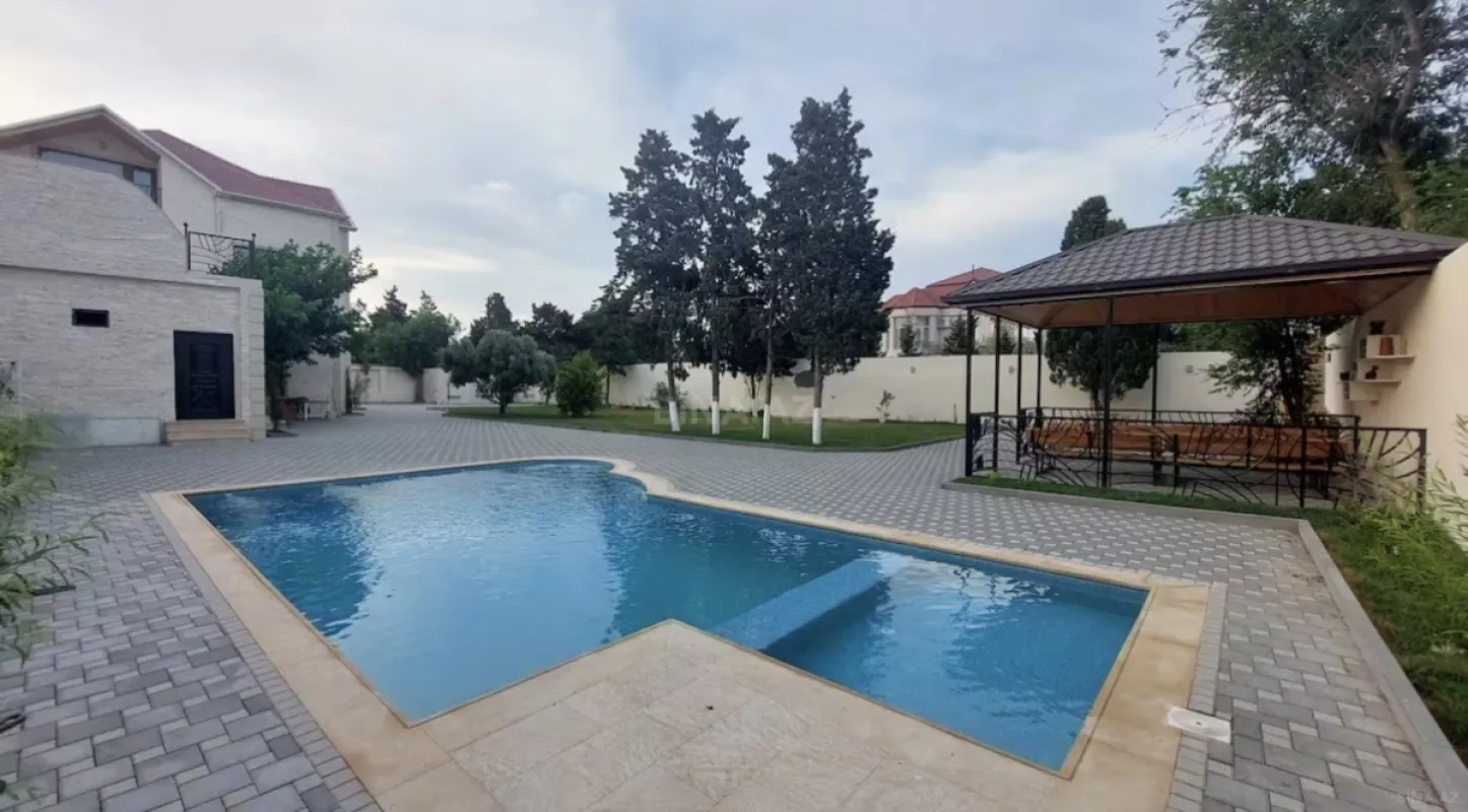 Kirayə verilir 6 otaqlı həyət evi 360 m²