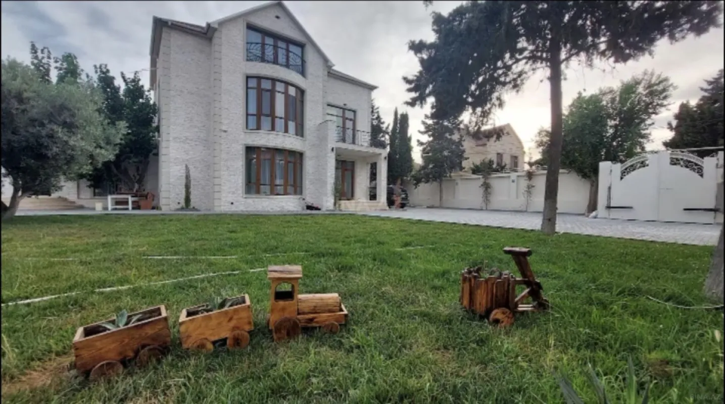 Kirayə verilir 6 otaqlı həyət evi 360 m²