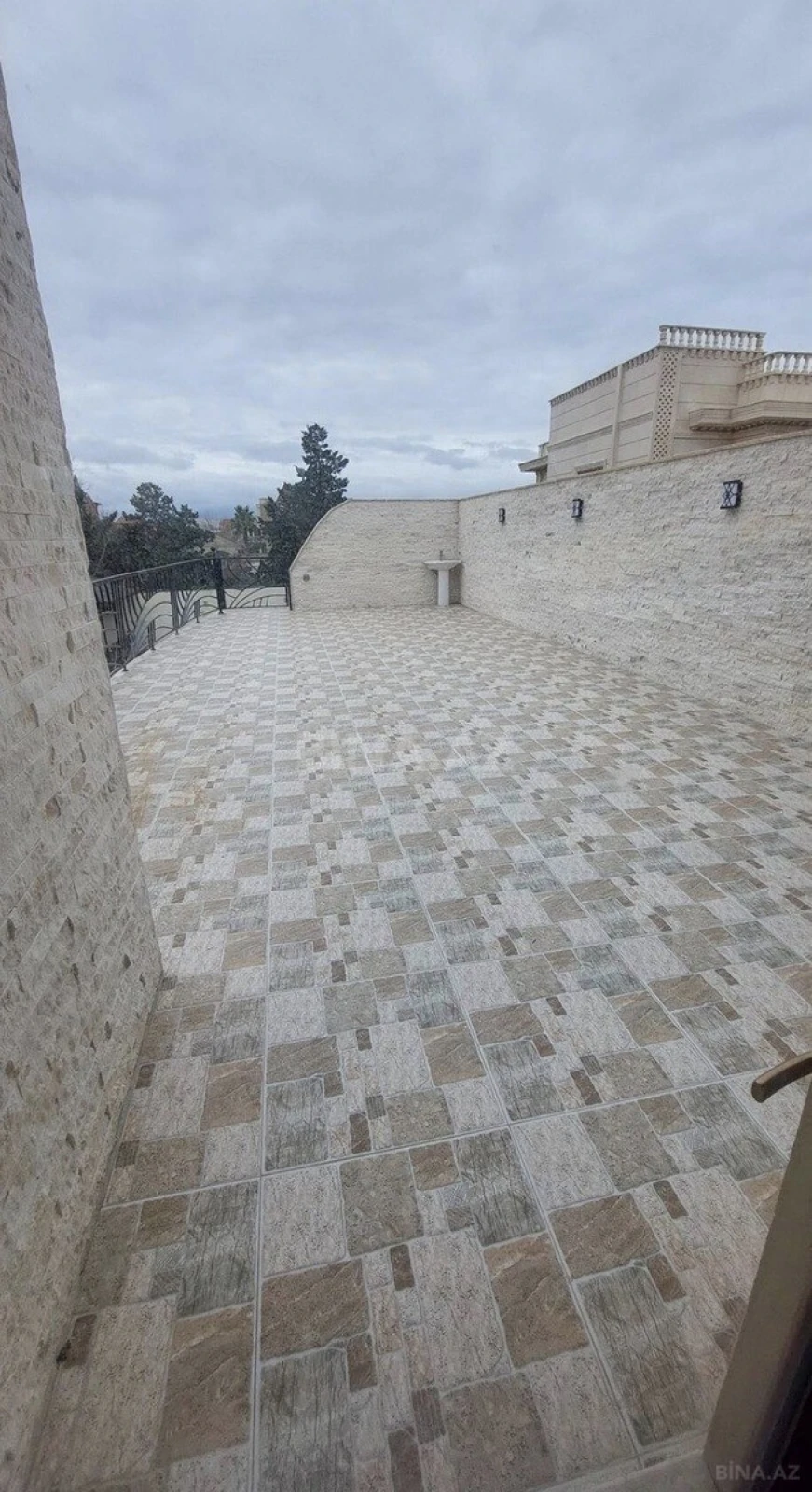 Kirayə verilir 6 otaqlı həyət evi 360 m²