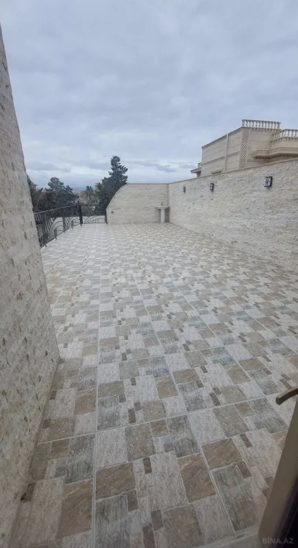 Kirayə verilir 6 otaqlı həyət evi 360 m²