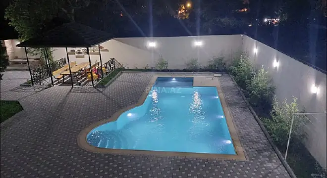 Kirayə verilir 6 otaqlı həyət evi 360 m²