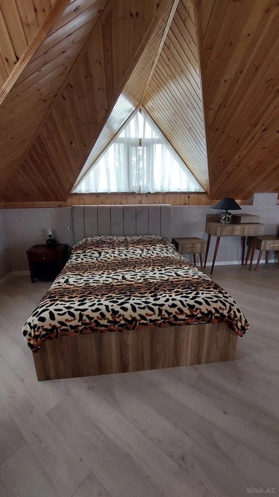 Kirayə verilir 6 otaqlı həyət evi 360 m²