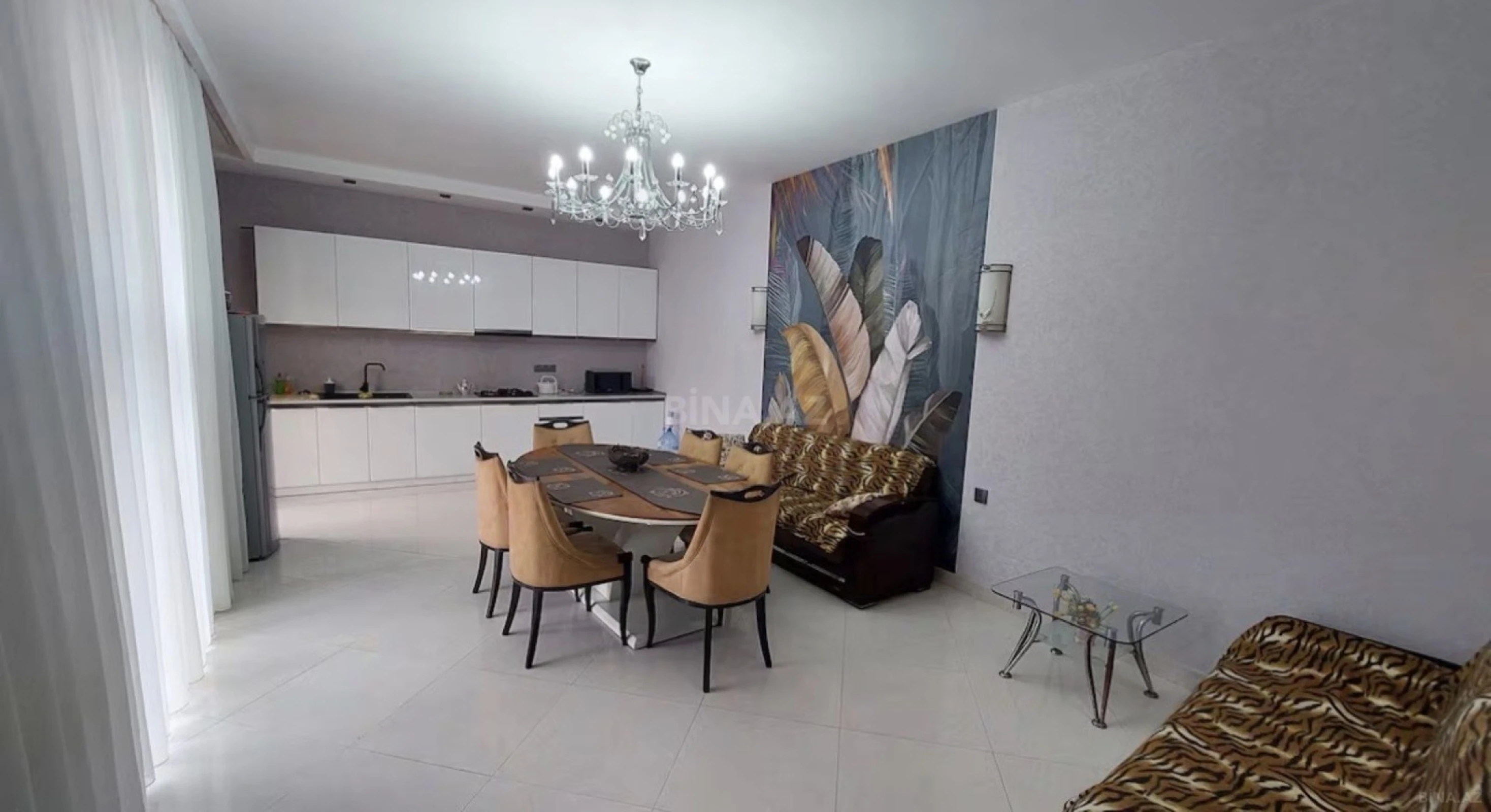 Kirayə verilir 6 otaqlı həyət evi 360 m²