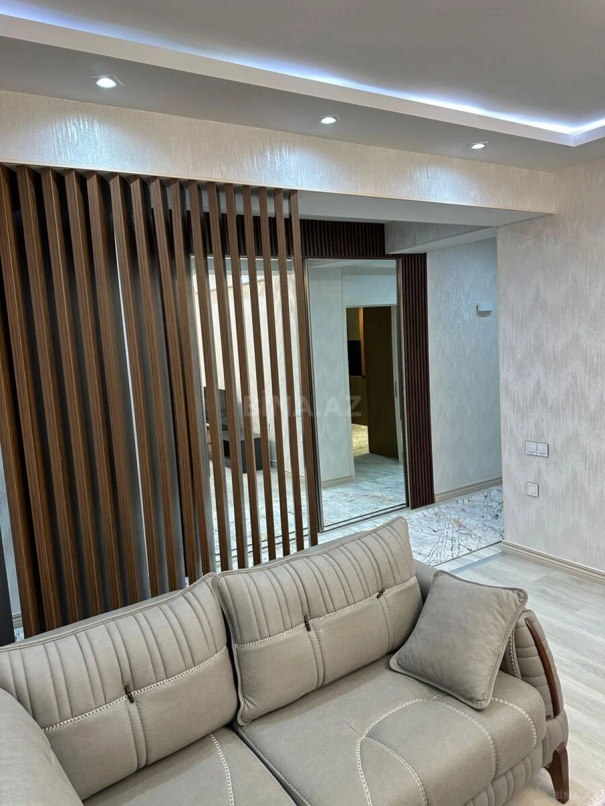 Satılır 3 otaqlı mənzil 116 m²