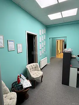 Kirayə verilir 4 otaqlı ofis 142 m²