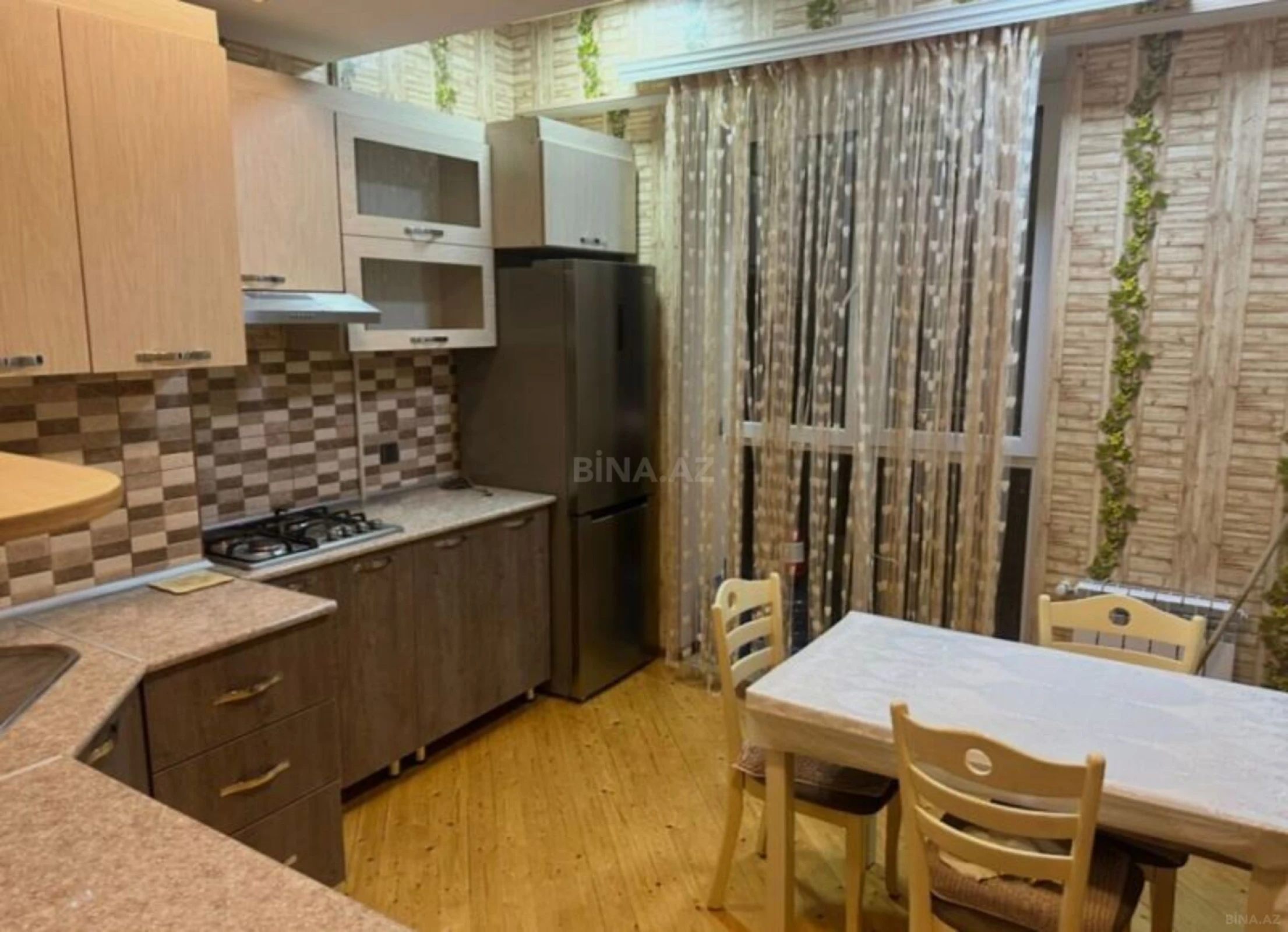 Kirayə verilir 2 otaqlı mənzil 70 m²