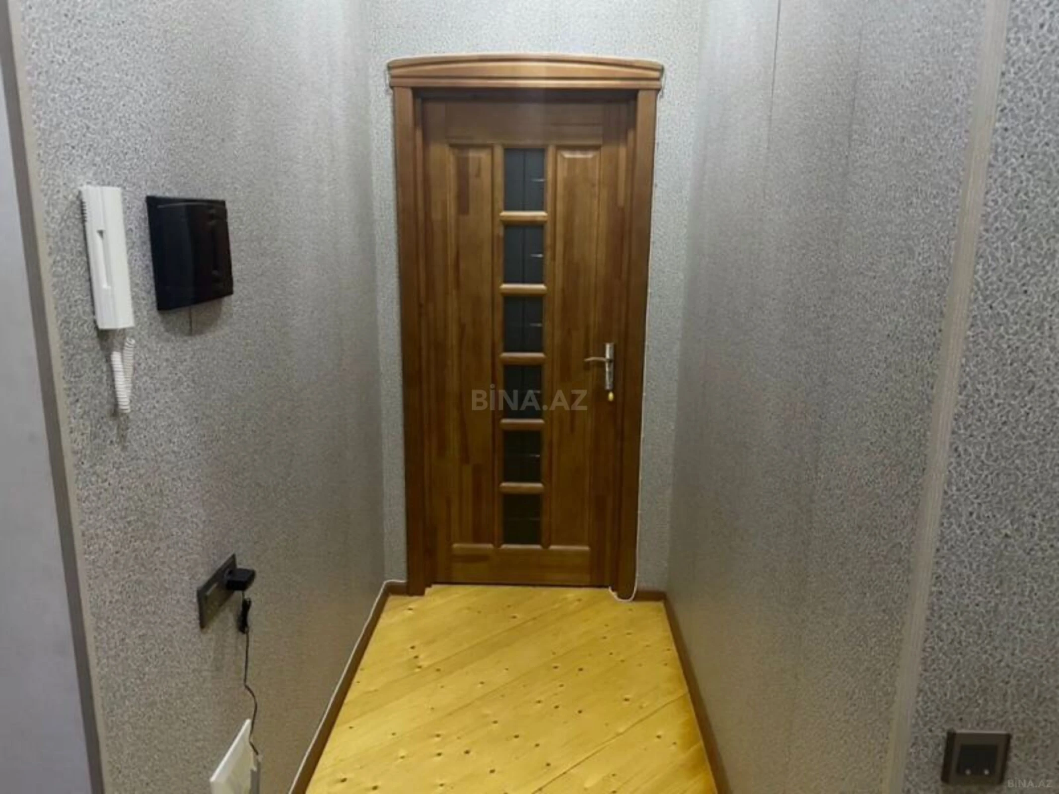 Kirayə verilir 2 otaqlı mənzil 70 m²