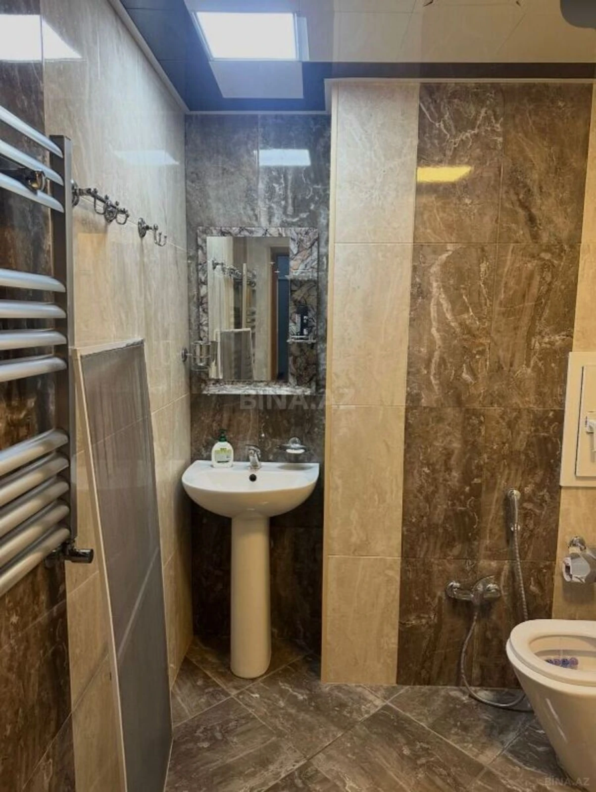 Kirayə verilir 2 otaqlı mənzil 70 m²