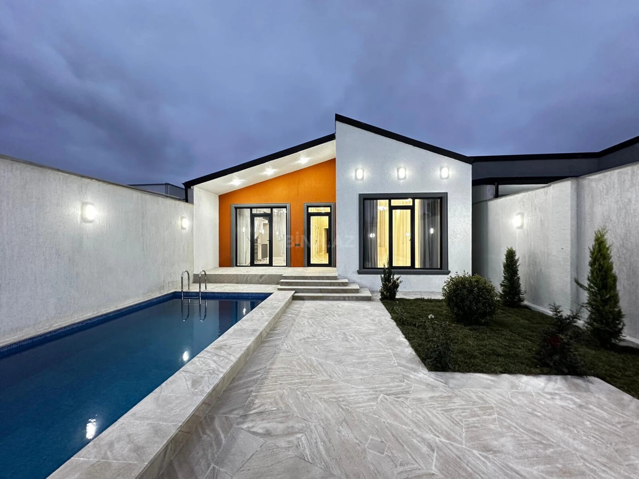 Satılır 4 otaqlı həyət evi 140 m²